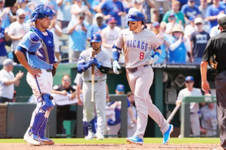 Chicago powers past Kansas City